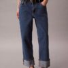 Jeans de cintura alta e corte reto
