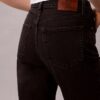 Jeans de cintura alta e corte reto
