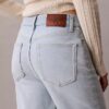 Jeans de cintura alta e corte reto Jeans de cintura alta e corte reto