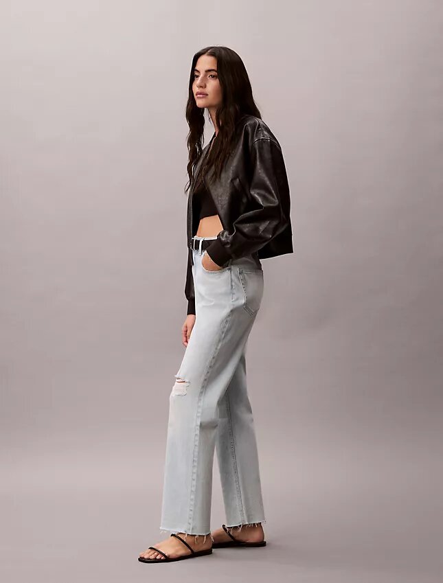 Jeans de cintura alta e corte reto Jeans de cintura alta e corte reto