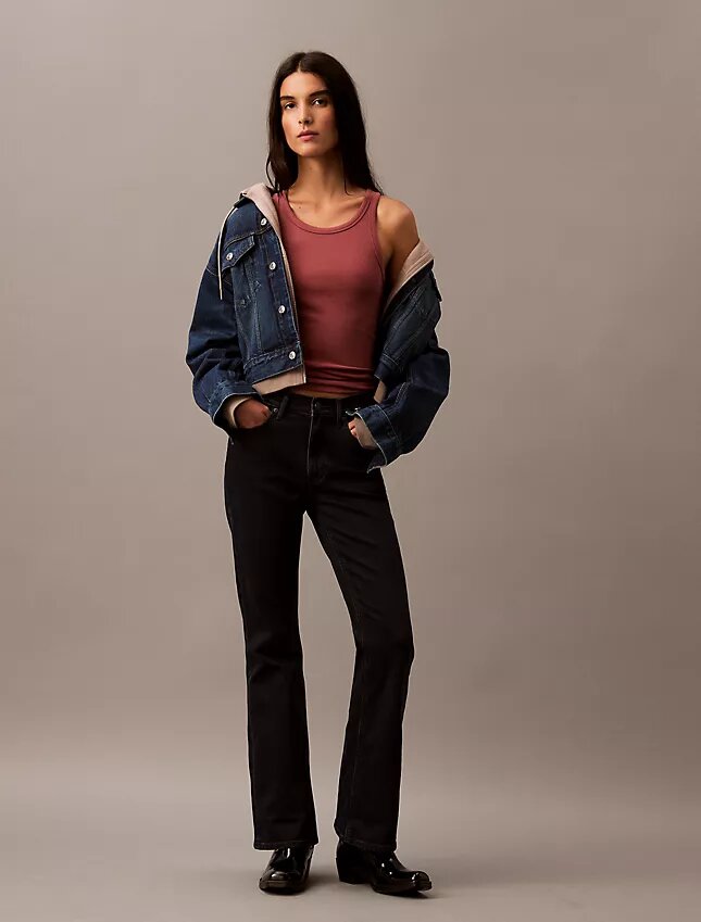 Jeans de cintura média e corte largo Jeans de cintura média e corte largo