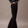 Jeans de cintura média e corte largo Jeans de cintura média e corte largo