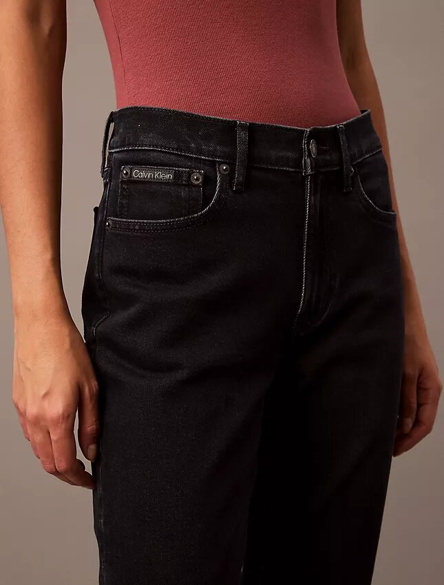 Jeans de cintura média e corte largo Jeans de cintura média e corte largo