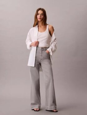 Jeans de cintura superalta e perna larga