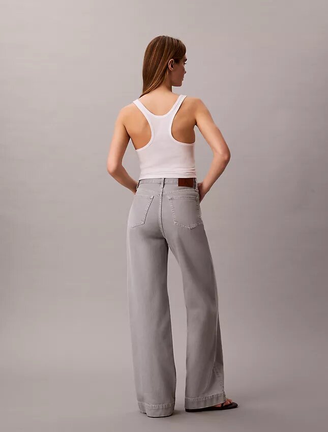 Jeans de cintura superalta e perna larga Jeans de cintura superalta e perna larga