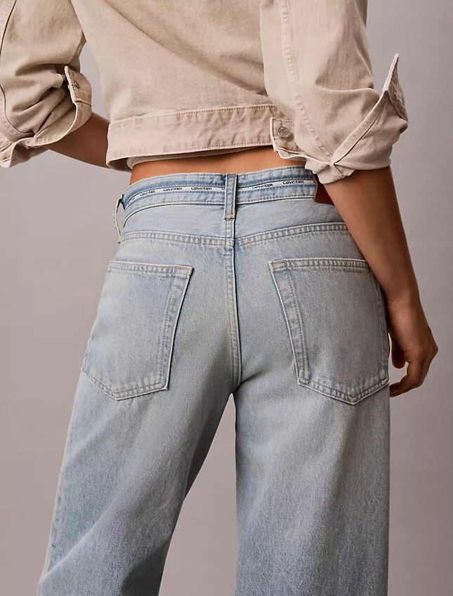 Jeans de ganga largos de cintura baixa com logótipo Jeans de ganga largos de cintura baixa com logótipo
