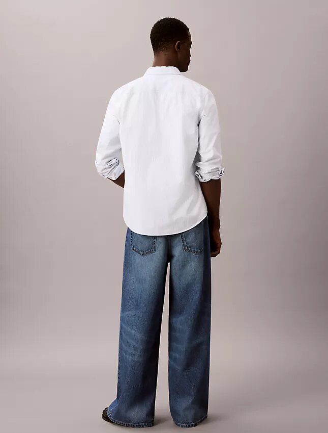 Jeans leves e extremamente largos Jeans leves e extremamente largos