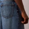 Jeans leves e extremamente largos Jeans leves e extremamente largos
