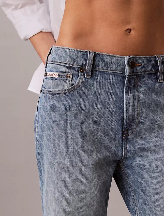 Jeans retos dos anos 90 Jeans retos dos anos 90