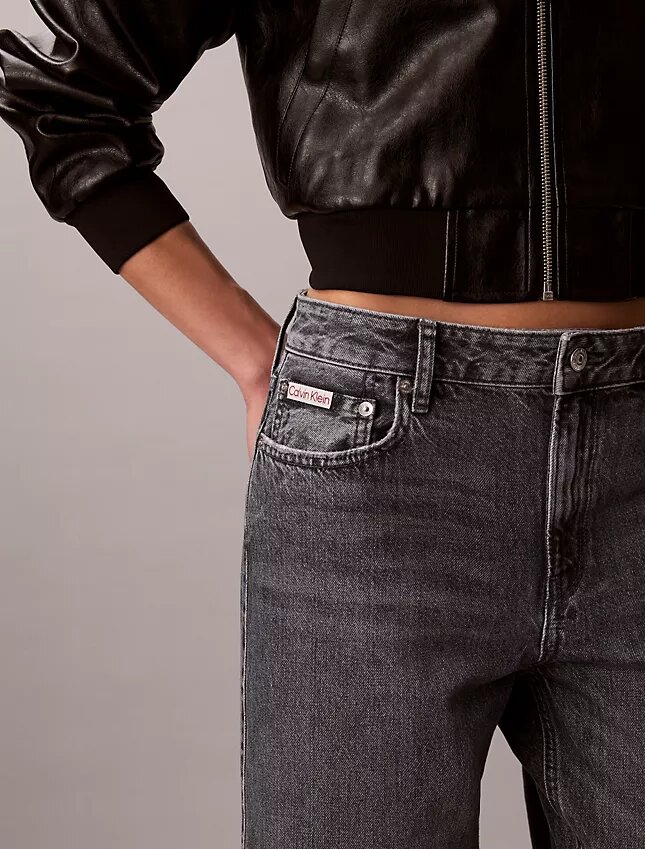 Jeans retos dos anos 90 Jeans retos dos anos 90