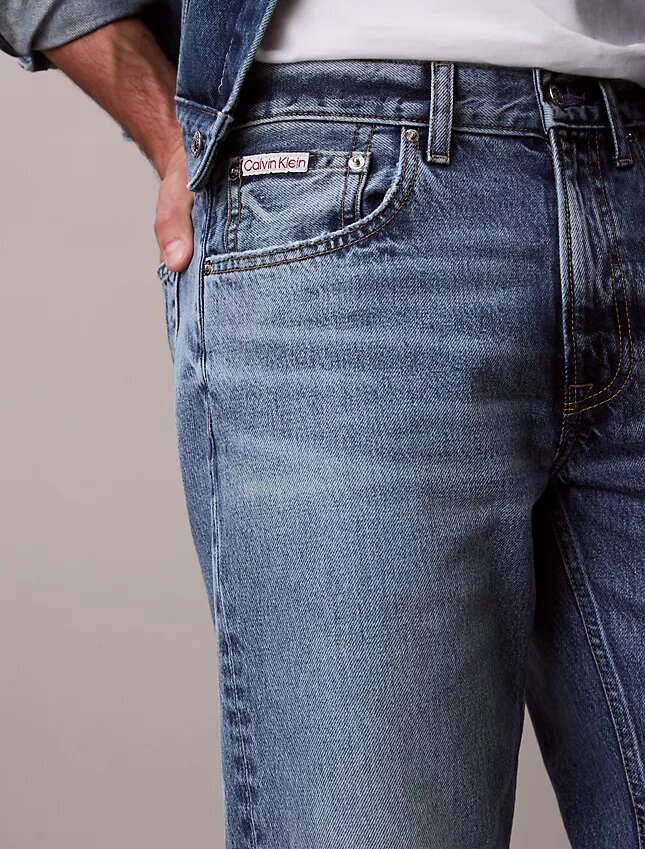 Jeans retos dos anos 90 Jeans retos dos anos 90