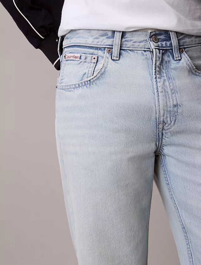 Jeans retos dos anos 90 Jeans retos dos anos 90
