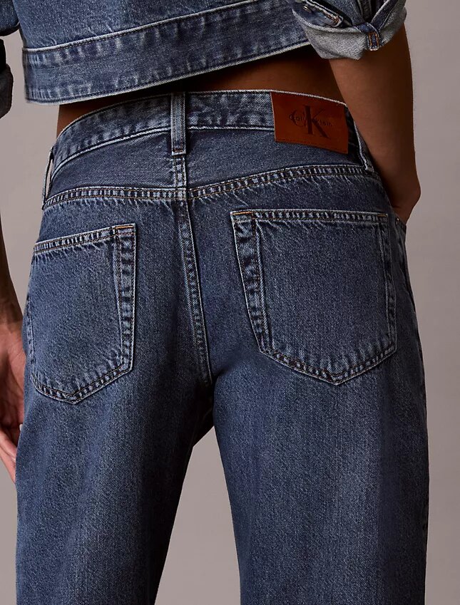 Jeans retos dos anos 90 Jeans retos dos anos 90