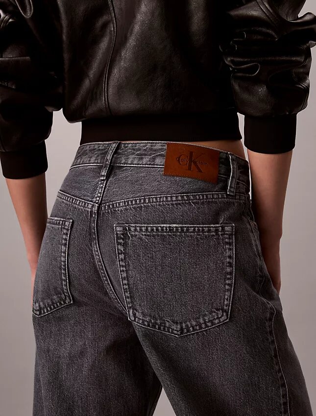 Jeans retos dos anos 90 Jeans retos dos anos 90