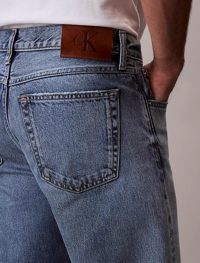 Jeans retos dos anos 90 Jeans retos dos anos 90