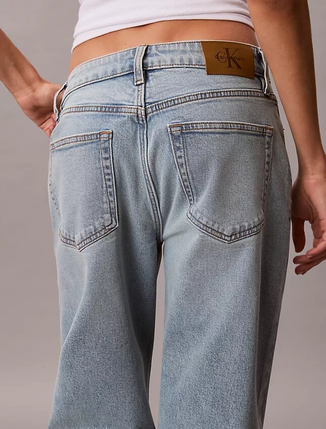 Jeans retos dos anos 90 Jeans retos dos anos 90