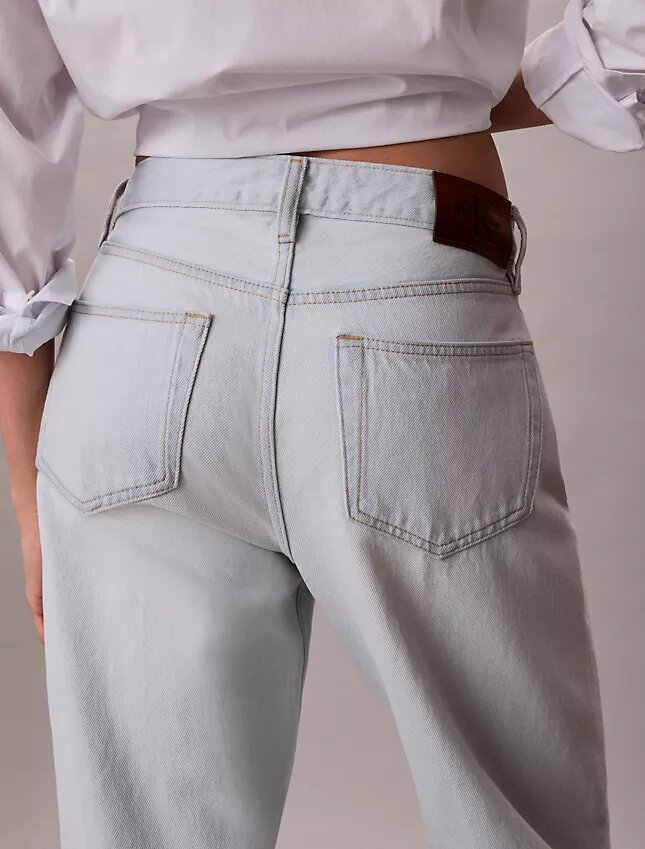 Jeans retos dos anos 90 Jeans retos dos anos 90