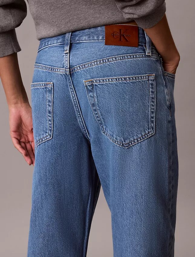 Jeans retos dos anos 90 Jeans retos dos anos 90