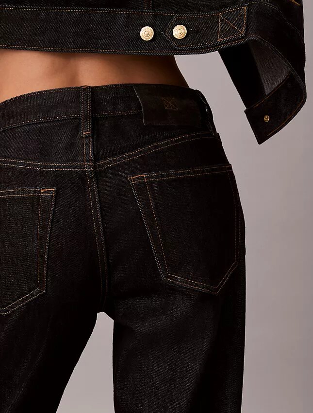 Jeans retos dos anos 90 para o Ano Novo Lunar Jeans retos dos anos 90 para o Ano Novo Lunar