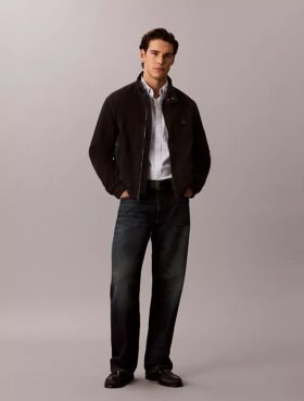 Jeans retos e leves dos anos 90