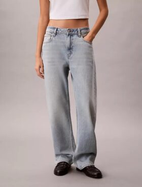 Jeans retos e leves dos anos 90