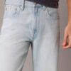 Jeans retos e leves dos anos 90 Jeans retos e leves dos anos 90