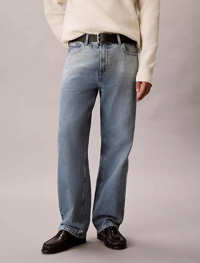 Jeans retos e leves dos anos 90 Jeans retos e leves dos anos 90