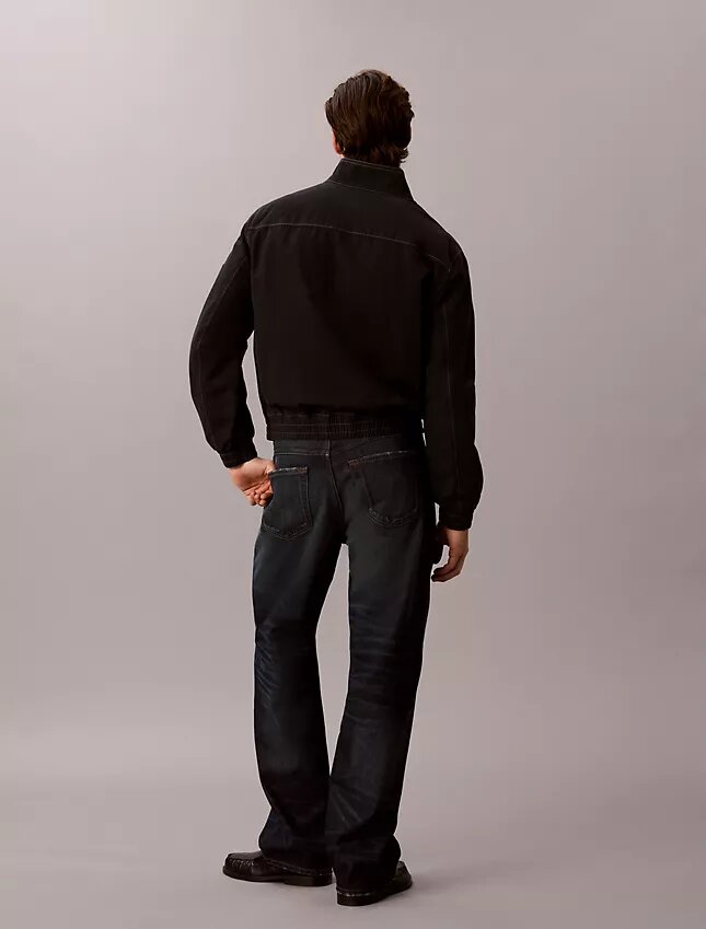 Jeans retos e leves dos anos 90 Jeans retos e leves dos anos 90
