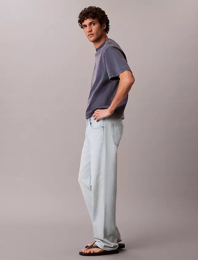 Jeans retos e leves dos anos 90 Jeans retos e leves dos anos 90