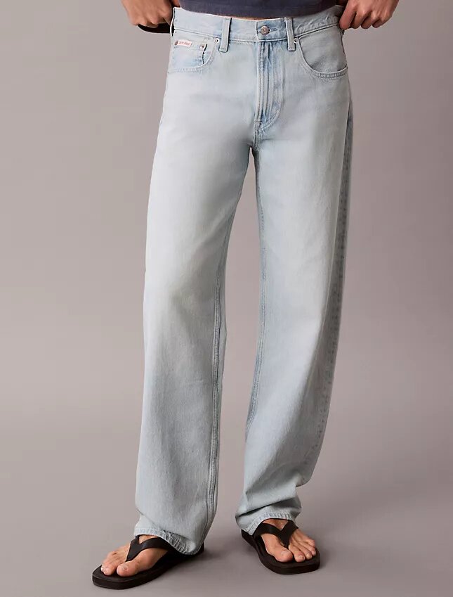 Jeans retos e leves dos anos 90 Jeans retos e leves dos anos 90