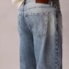 Jeans retos e leves dos anos 90 Jeans retos e leves dos anos 90