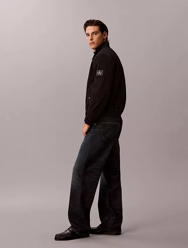 Jeans retos e leves dos anos 90 Jeans retos e leves dos anos 90