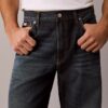 Jeans retos e leves dos anos 90 Jeans retos e leves dos anos 90