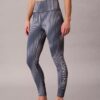 Leggings de cintura alta com 7/8 e estampado desportivo moderno Leggings de cintura alta com 7/8 e estampado desportivo moderno