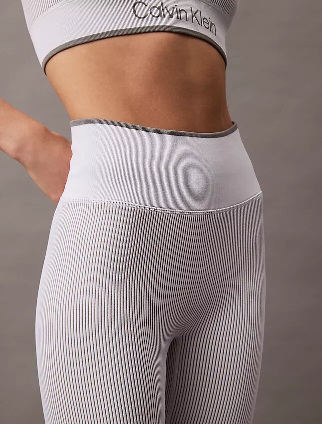 Leggings desportivas com canelado Leggings desportivas com canelado