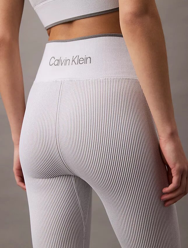 Leggings desportivas com canelado Leggings desportivas com canelado