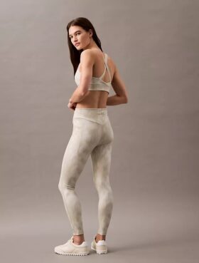 Leggings desportivas elásticas e macias de comprimento 7/8 Leggings desportivas elásticas e macias de comprimento 7/8
