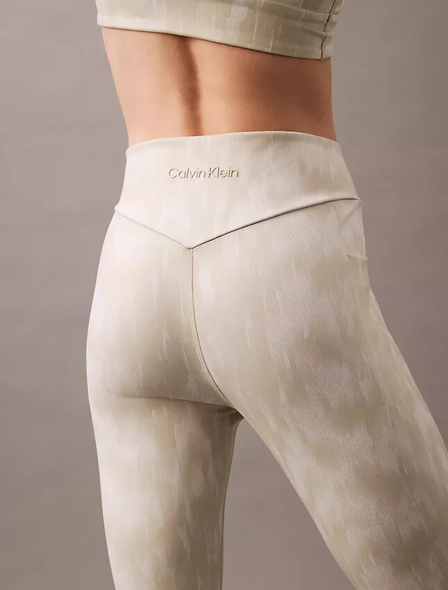 Leggings desportivas elásticas e macias de comprimento 7/8 Leggings desportivas elásticas e macias de comprimento 7/8