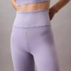 Leggings desportivas modernas de cintura alta e comprimento 7/8 Leggings desportivas modernas de cintura alta e comprimento 7/8