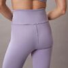 Leggings desportivas modernas de cintura alta e comprimento 7/8 Leggings desportivas modernas de cintura alta e comprimento 7/8