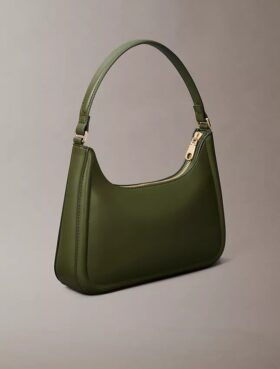 Mala de ombro com Monogram em relevo