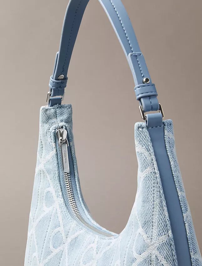 Mala de ombro de Denim com logótipo em todo o tecido Mala de ombro de Denim com logótipo em todo o tecido