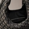 Mala de ombro em forma de meia-lua com Monogram em toda a superfície Mala de ombro em forma de meia-lua com Monogram em toda a superfície