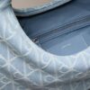 Mala Hobo em Denim com Logótipo Emblemático em Toda a Superfície Mala Hobo em Denim com Logótipo Emblemático em Toda a Superfície