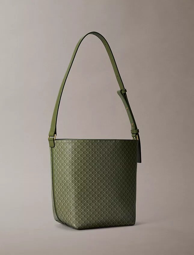 Mala tipo balde com logótipo em todo o corpo e bolsa Mala tipo balde com logótipo em todo o corpo e bolsa