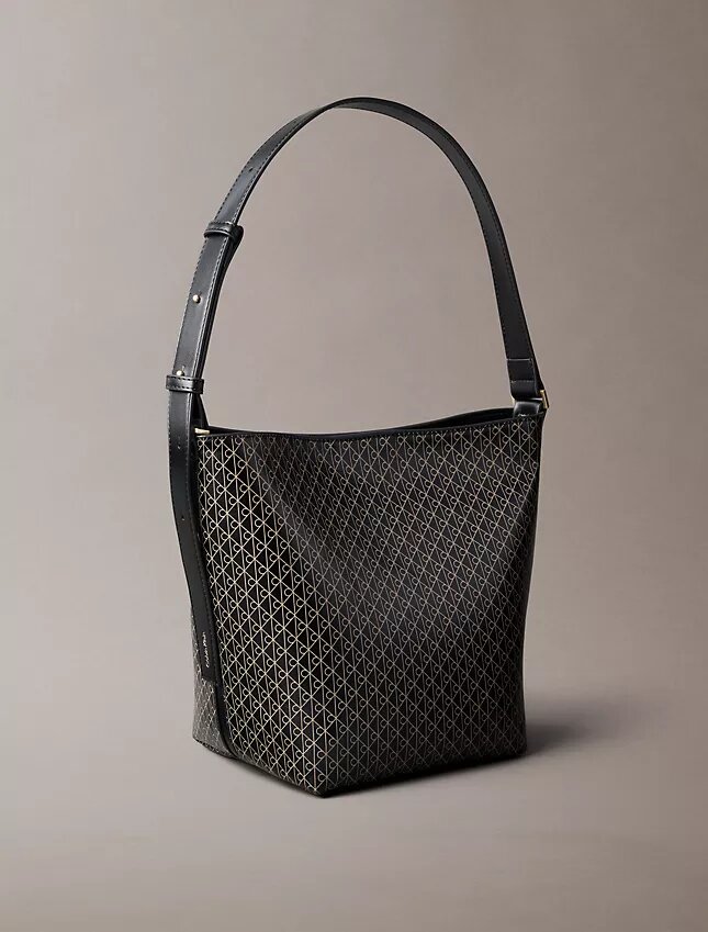 Mala tipo balde com logótipo em todo o corpo e bolsa Mala tipo balde com logótipo em todo o corpo e bolsa