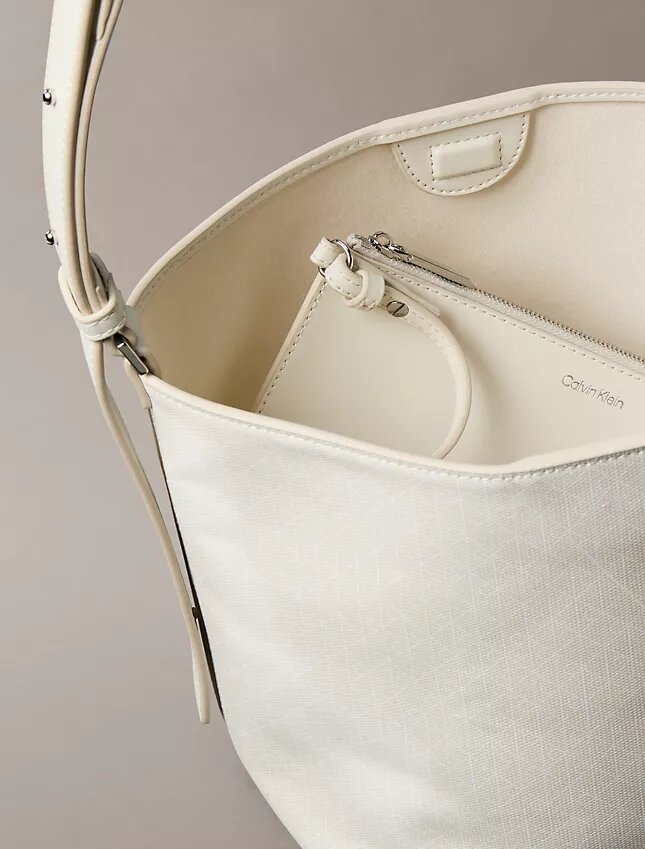 Mala tipo balde com logótipo em todo o corpo e bolsa Mala tipo balde com logótipo em todo o corpo e bolsa