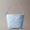 Mala tipo balde de Denim com logótipo Emblem por toda a superfície Mala tipo balde de Denim com logótipo Emblem por toda a superfície
