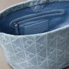 Mala tipo balde de Denim com logótipo Emblem por toda a superfície Mala tipo balde de Denim com logótipo Emblem por toda a superfície