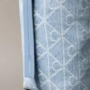Mala tipo balde de Denim com logótipo Emblem por toda a superfície Mala tipo balde de Denim com logótipo Emblem por toda a superfície